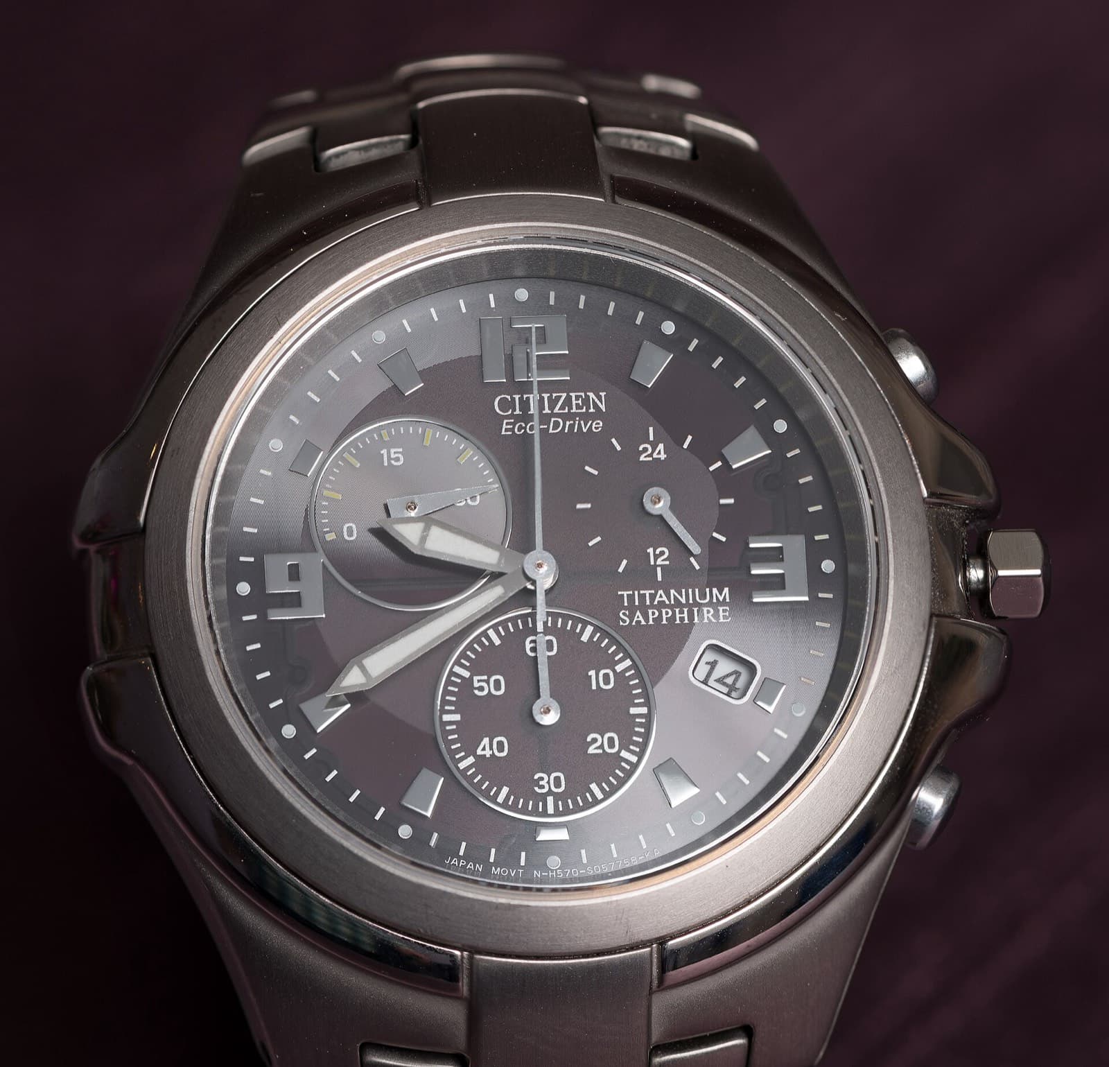 Citizen Caliber 0100: Işıkla Çalışan, Yılda ±1 Saniye Sapan Saat