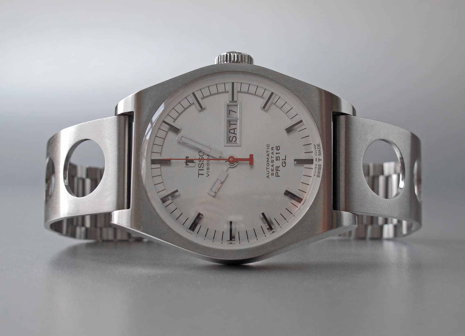 Tissot Heritage Visodate: 1950'lerden Gelen Tarihli Otomatik Saat